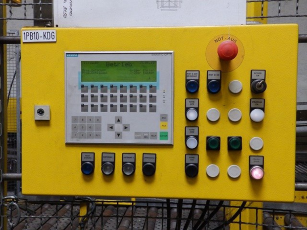 20代・30代の男性が活躍中！



2ヶ月間の研修期間があるので安心！

先輩社員さんが作業を丁寧に教えてくれるので未経験の方でも始めやすい環境が整っています！