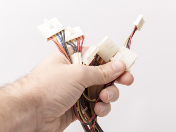 20代・30代半ばの男性が活躍中



工場未経験の方でも始めやすい機械操作のお仕事です♪

残業してとにかく稼ぎたい！の相談可能です◎

月20時間超の残業で、プラスアルファで稼げる！