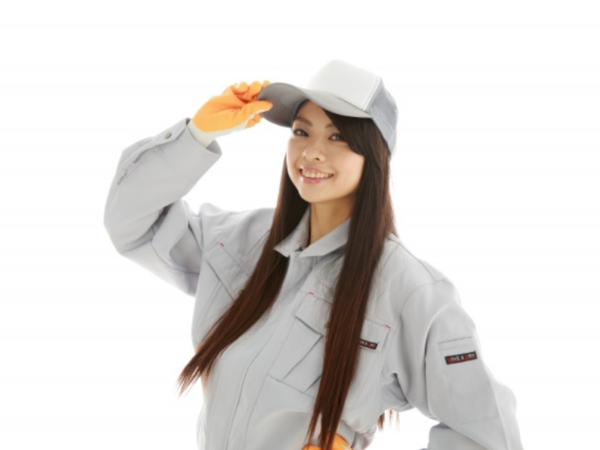 冷蔵庫内で食品の仕分け