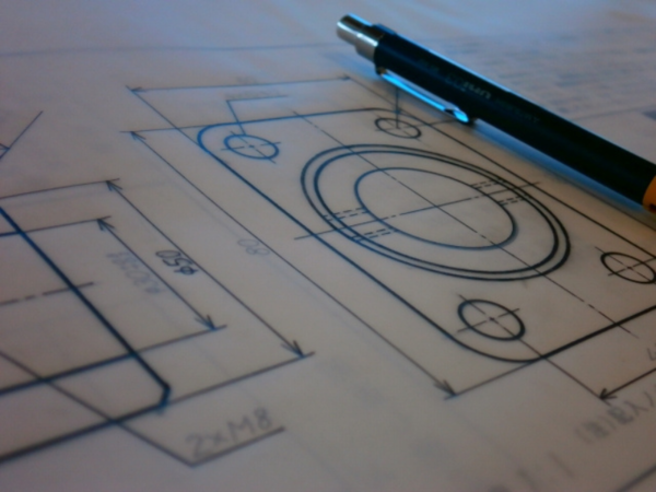 20代・30代・40代後半の男性が活躍中の、車好きが集まる職場です



実務経験が無くても、職業訓練校での修業程度のCAD知識があれば挑戦可能

「せっかく学んだのに、経験の壁で実務に就けなかった」というあなたへ！