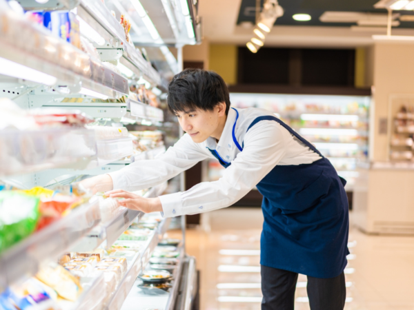 セブンイレブンのお弁当、パン等の仕分け作業