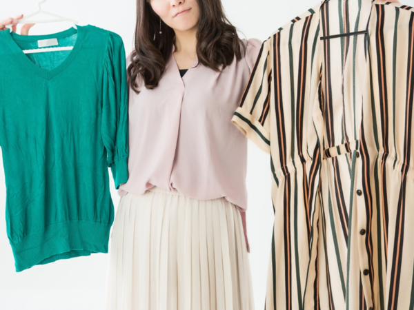 20代・30代・40代の女性が活躍中



御殿場プレミアム・アウトレット内での販売のお仕事です！

販売のお仕事ながら時給は高めの1370円！





※制服貸与（無料）（就業ブランドのカーディガンとスカートが支給されます。中に着るシャツとストッキングや靴は自前でご用意いただきます。）