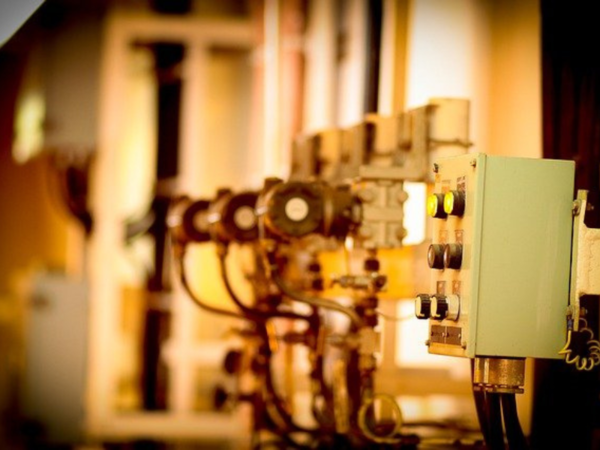 【冷暖房完備】プリント基板の組み立て・検査