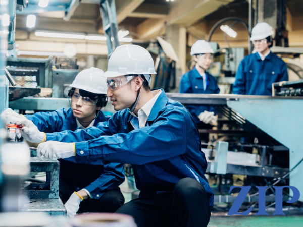 【井原市】土日祝休み／精密加工メーカー機械オペレーター／年間休日120日以上