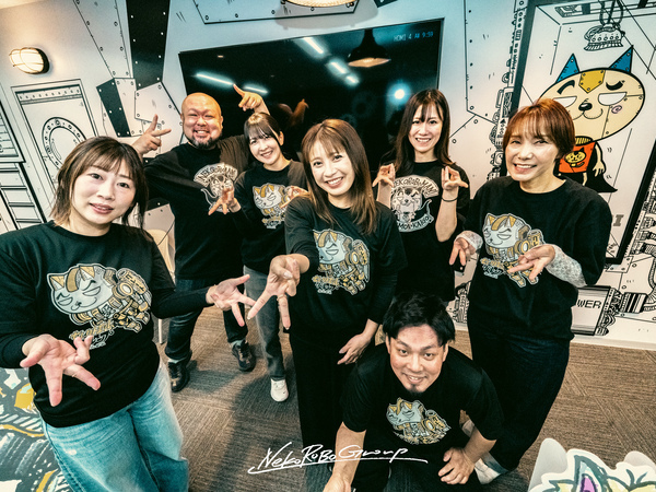 髪色・髪型自由!
ネイル・ピアスOK!