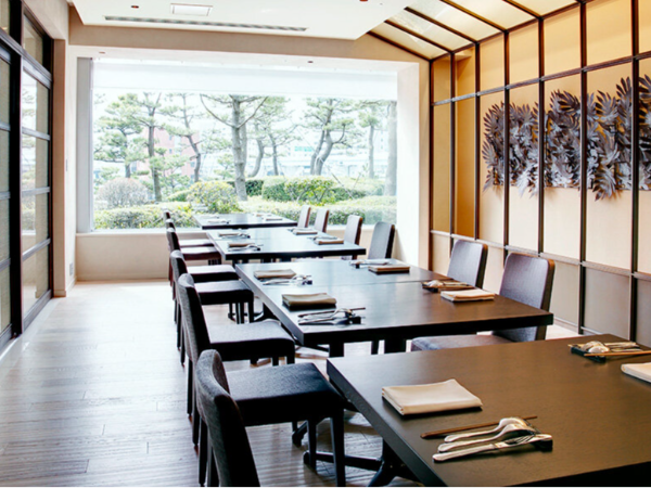 ★有名ホテルのレストラン勤務★安定の正社員募集です!福利厚生充実◎調理経験を活かして働きませんか?