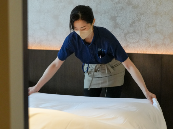 【パート／ハウスキーピング】時給1450円／未経験者OK／英語が学べる／マイカー通勤OK／賞与あり／交通費規定支給／副業OK