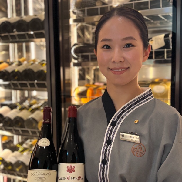 シャレーアイビー定山渓/レストランサービス スーパーバイザー/萩生田 妃菜