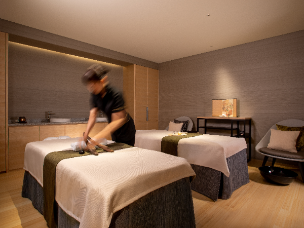 マナー、接客用英語研修等を受けセラピスト
として成長して頂けます。