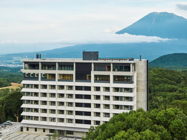 ニセコエリアのホテルでフロントの
業務になります。