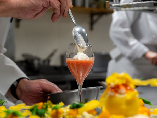 ニセコエリアの新規オープンホテルで
洋食メニューを提供する役割