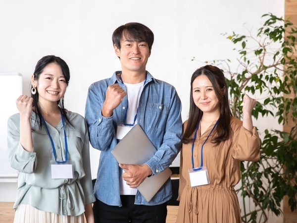 【化粧品や美容機器の販売促進・販促企画|正社員】■転勤なし ■服装自由 ■土日祝休み