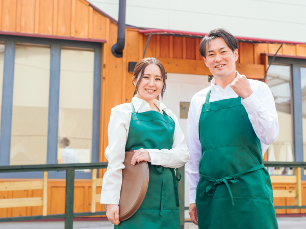 飲食店でのホールスタッフ
餃子の王将の店長候補、大募集！