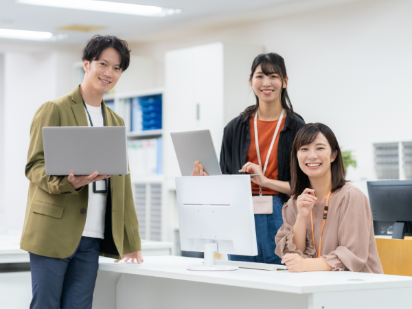 SNS運用スタッフ