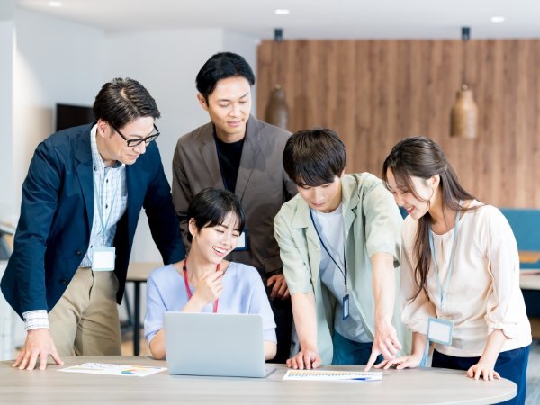 【広告運用】　■固定給35万円可能　web広告などの運用経験者、大募集！