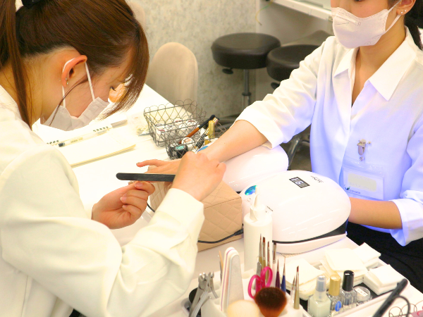 未経験でもプロネイリストになれる
研修制度の確立で教育を徹底