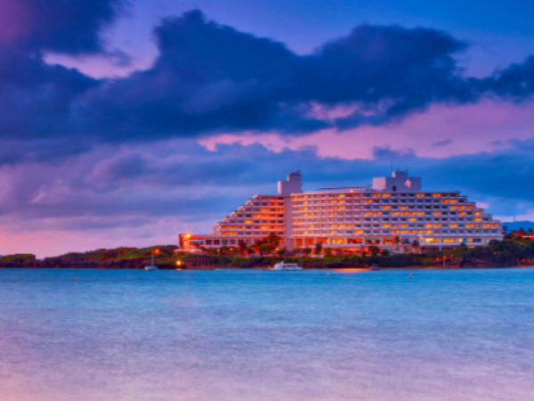 【沖縄・恩納村】派遣求人★住み込み/自宅からの通いどちらも可能です★ANAインターコンチネンタル万座ビーチリゾートでレストランサービス★残業代は別途支給★