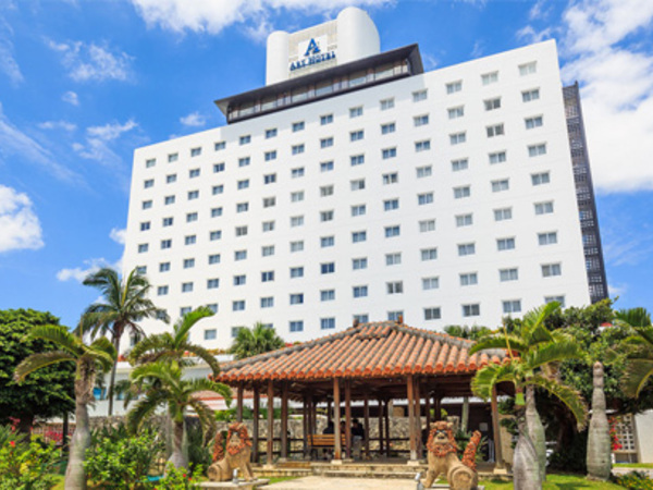 【沖縄・石垣島】宿泊サービス（フロント）《担当支配人候補》募集！月1.6万円の個室寮＆社員食堂あり★