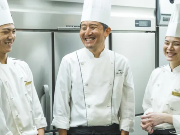 【沖縄・那覇】リーガロイヤルグラン沖縄で、ブランドの味を創造する料理人へ。五感を刺激する美食を届けるキッチンスタッフ募集！
