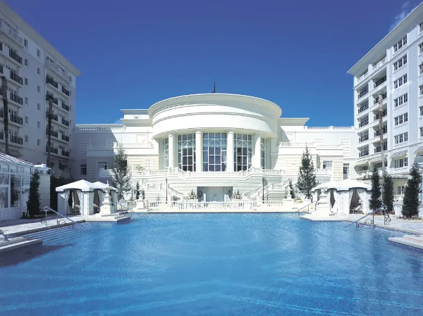 【福利厚生充実】会員制のレイクサイドリゾートで腕を振るいませんか？主任クラスの和食調理スタッフ募集！次のキャリアも見据えられる！