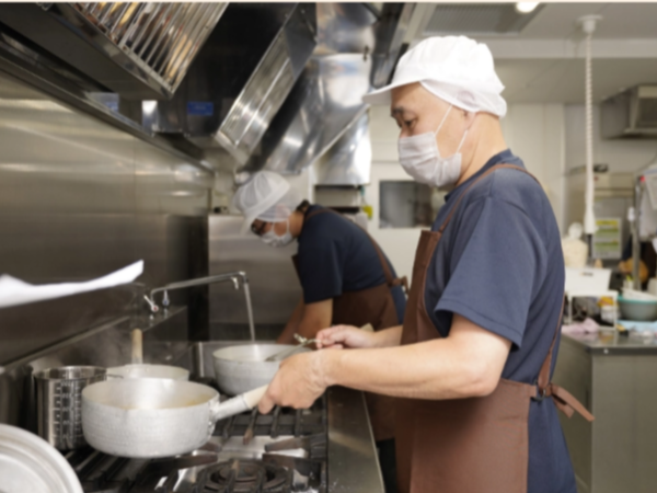＜新設部署でのスターティングメンバー募集＞社員が安定して長く働くためのエリアサポート【調理師】週休3日も可能！