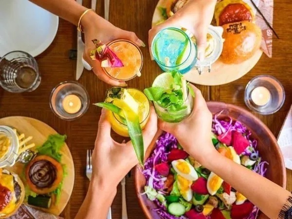 【沖縄・宮古島】リゾートホテルの《レストラン 調理スタッフ》募集！経験年数不問！南国の楽園で腕を磨く調理スタッフ募集！