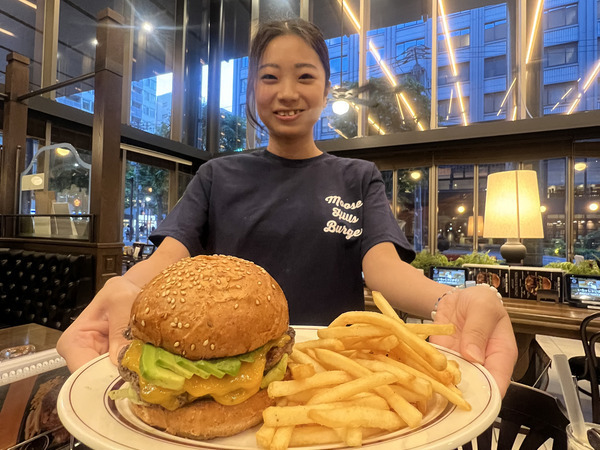 【紹介案件】\新たなトレンドを生み出せる!ハンバーガーSHOPでのメニュー開発/経験年数不問!これまでのスキルやアイデアが存分に活かせる環境!今後の出店計画もあり活躍できるポジションも多数!理想的なキャリアアップが可能です!