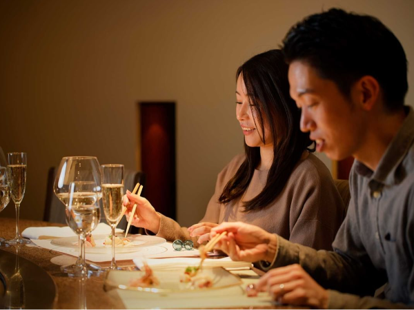 【北海道・小樽】遠方からの挑戦を全力応援★試用期間中は客室利用OK & 住まいサポート有◎石狩湾を望む小樽のラグジュアリーホテルで叶える、 充実の福利厚生と年間休日120日の働き方◎ 