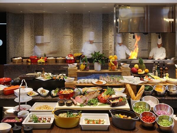 【沖縄・那覇市】ハイアットリージェンシー那覇沖縄〔調理スタッフ〕募集★沖縄の市街地にあるハイアットで、世界に通用する一皿を提供し、スキルアップも♪