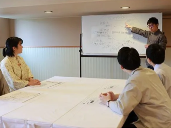 【長野・湯田中温泉】＜接客のプロへ＞月給30万円〜！お客様の感動を創り出す、プレイングマネージャー募集！寮完備・最大7日連休