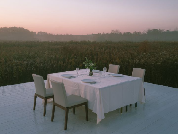 【北海道・北広島】給与25万～30万/賞与2回/週休二日制/車通勤/森と草原の魅力を享受できるヴィラ・SONEKA/副料理長募集