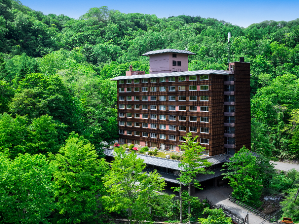 【北海道・登別】温泉旅館の副料理長候補募集！月給35万～50万円！社宅・寮あり☆北海道の食材を存分に活かした和洋会席を作ってみませんか？