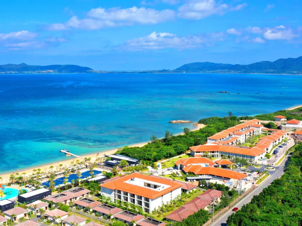 ★賞与2回★社宅完備!~石垣島の感動を届けるフサキビーチリゾート ホテル&ヴィラズ・ レストランスタッフ募集!~