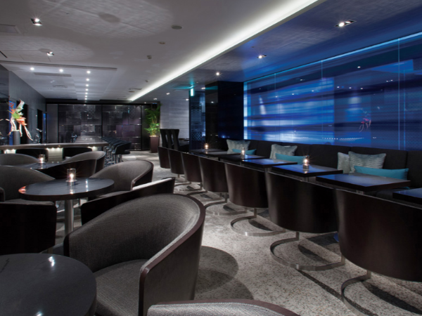 【大阪】ラグジュアリーブランドの世界観を詰め込んだ、唯一無二のBARのシェフ