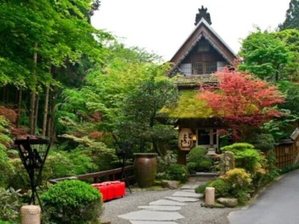 【紹介案件】\\店舗の工事監理//東証スタンダード上場企業／施⼯現場経験積極採用／賞与年2回／想定年収450～700万円／待遇・福利厚生充実で長く働ける環境／学歴不問／短期ステップアップも可能な環境です！