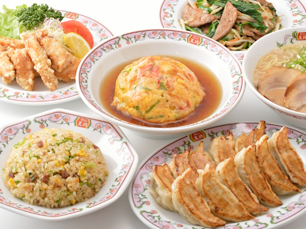 【北海道/旭川市】あなたの街の王将でしっかり働き、きちんと休んで店長へ!完全週休2日&実働8時間を徹底◎できることが増えるたび給与UP◎長く続ける”やりがい”あり!