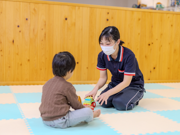 【パート・アルバイト】院内託児所での夜間保育スタッフ/宿直専門/週1日のみの勤務/Wワーク歓迎