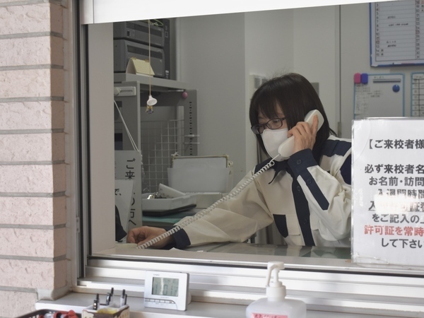 17時以降は事務員が帰るため、
電話対応があります。