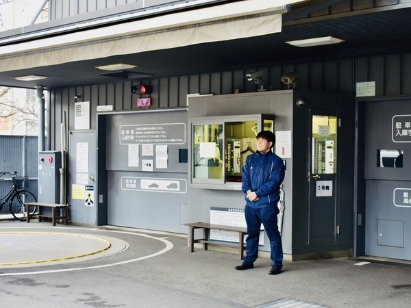 【アルバイト・パート】ホテル駐車場スタッフ◆週４日程度／扶養内勤務・WワークOK／未経験歓迎