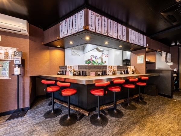 先輩がしっかり丁寧に指導！
和気あいあいとした店舗です！