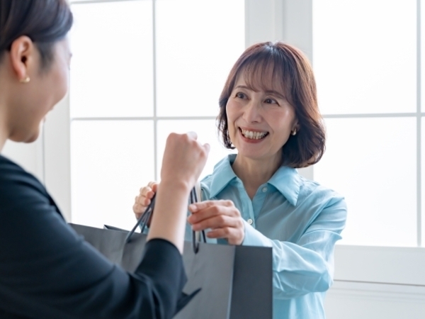 ★時給1500円★アパレル接客販売スタッフ募集