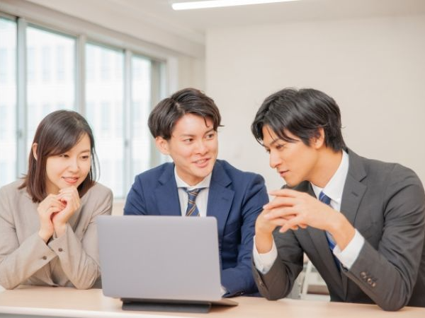 【総務】経理・人事にも挑戦できるバックオフィス職｜年休124日×土日祝休み｜名古屋勤務