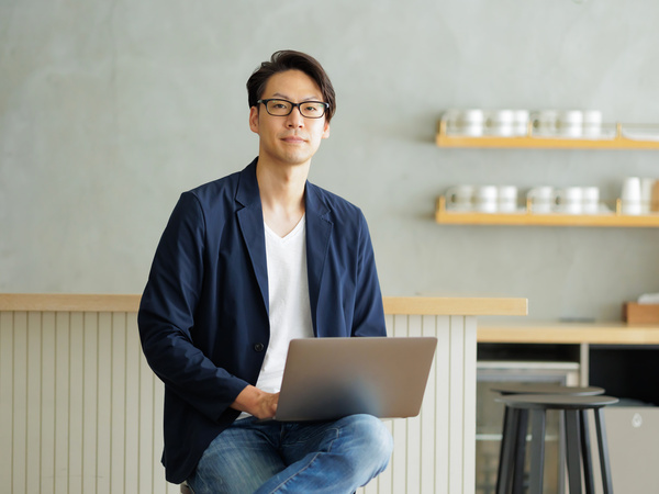 名古屋【パートナーセールス】マネージャー候補／年俸700 万円～1000 万円／インセンあり／年休123日