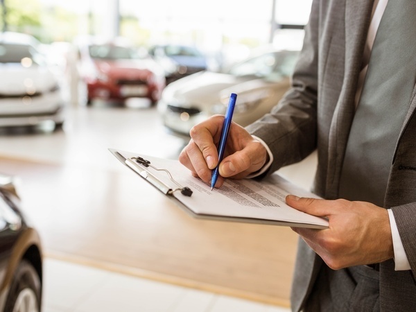 【正社員】車買取の査定・営業(未経験歓迎)◆面接1回/インセンティブ充実/賞与年3回(昨年実績4ヶ月分)/残業少なめ/資格取得支援制度あり/マイカー通勤可