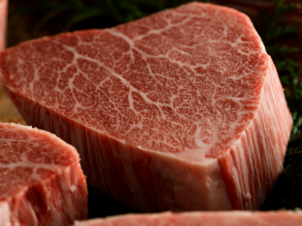 焼肉店30年の歴史、
本質的な和牛を扱うお仕事