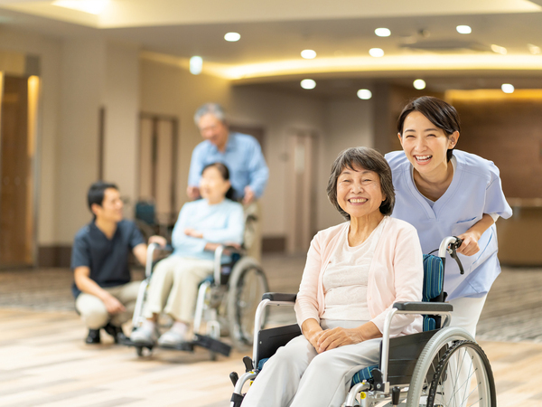 特別養護老人ホーム(特養)の介護職員・ヘルパー