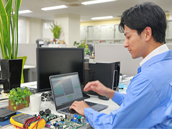 自動車製造・販売企業での経理正社員