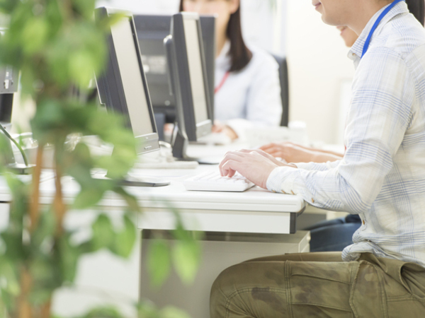 デベロッパーでの経理事務正社員