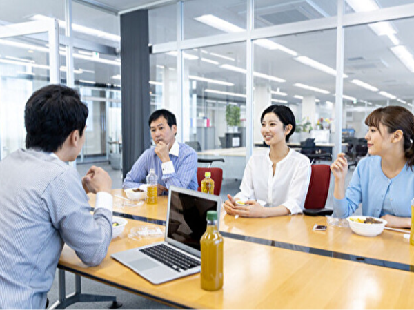 宝石・貴金属等の小売・買取・卸売会社での経理正社員