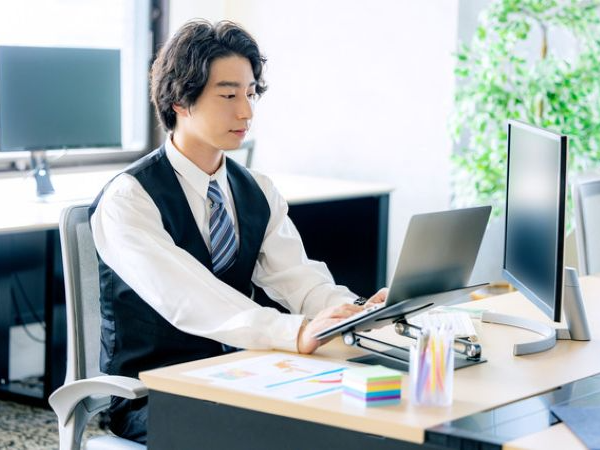 美容クリニック経営企業での経理正社員